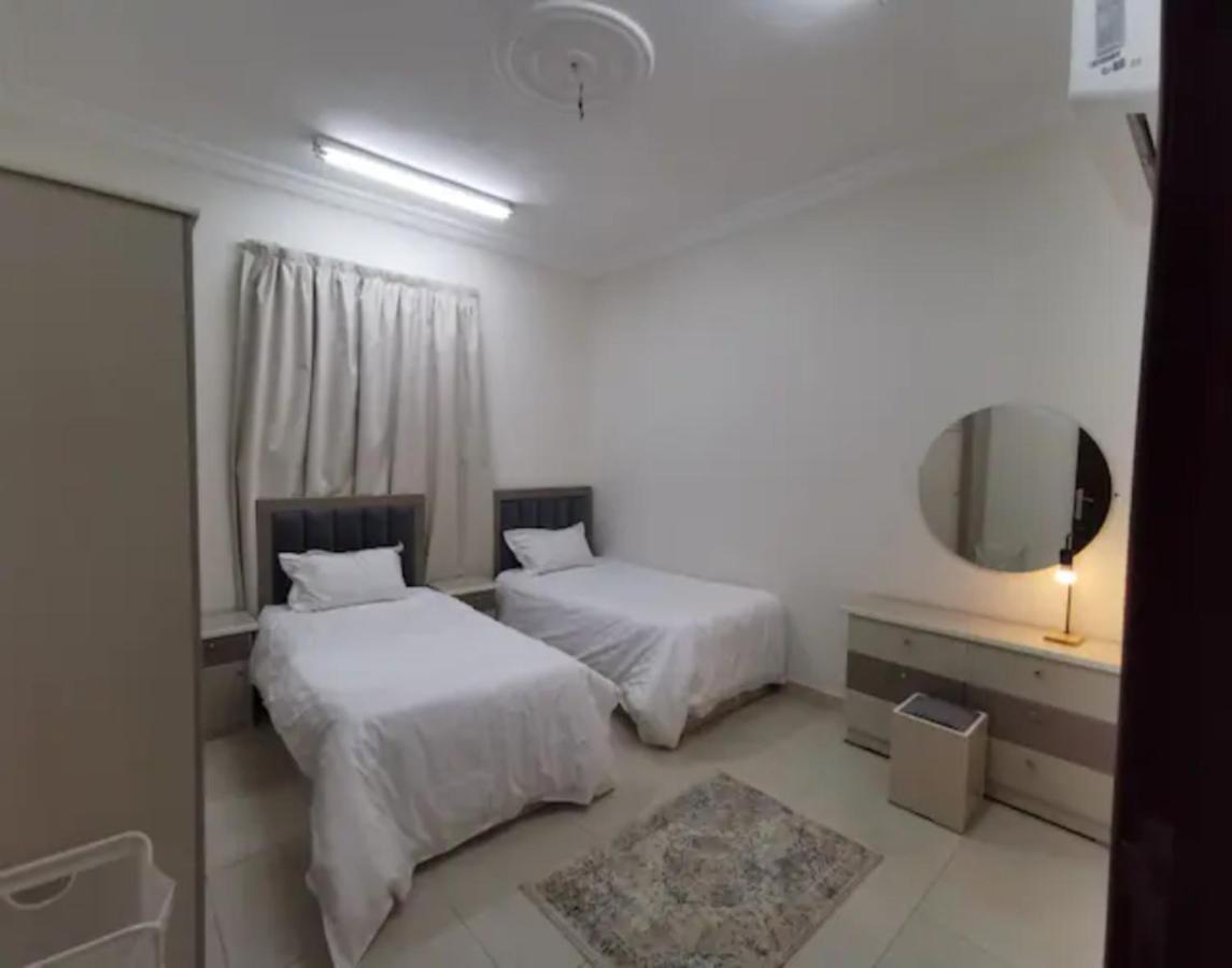 אל-מדינה Luxurious Family 3 Bedroom Apartments 10 Mins Drive To Al-Masjid Nabawi - Nozol Noor 1 מראה חיצוני תמונה