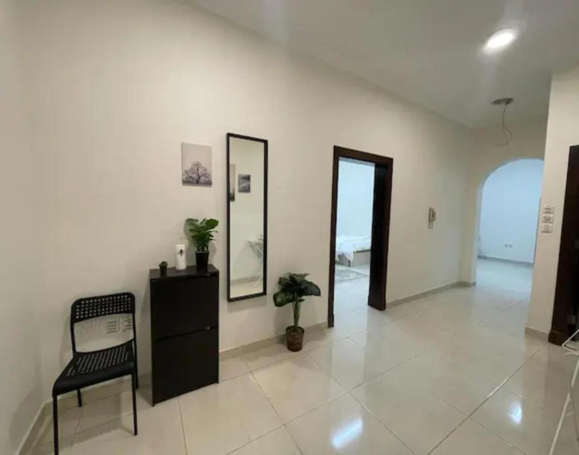 אל-מדינה Luxurious Family 3 Bedroom Apartments 10 Mins Drive To Al-Masjid Nabawi - Nozol Noor 1 מראה חיצוני תמונה