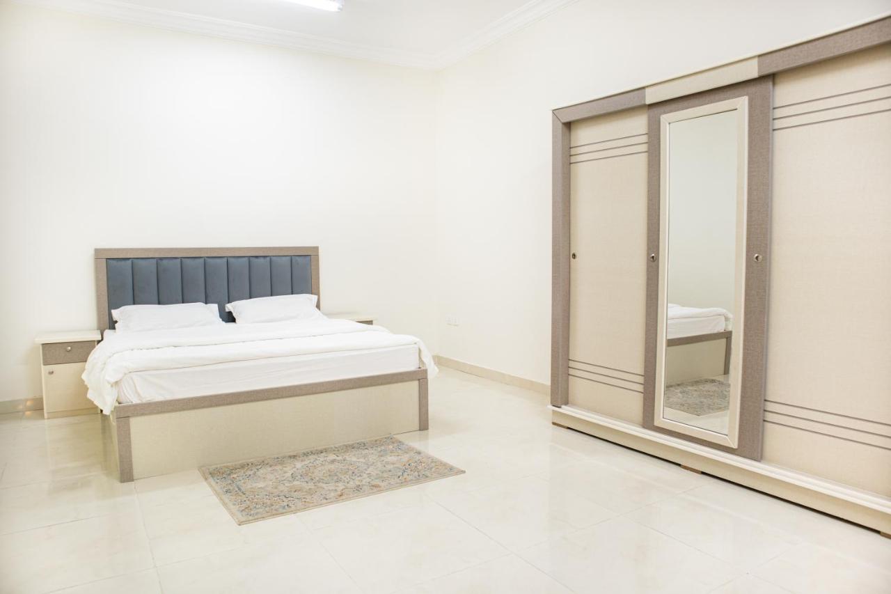 אל-מדינה Luxurious Family 3 Bedroom Apartments 10 Mins Drive To Al-Masjid Nabawi - Nozol Noor 1 מראה חיצוני תמונה