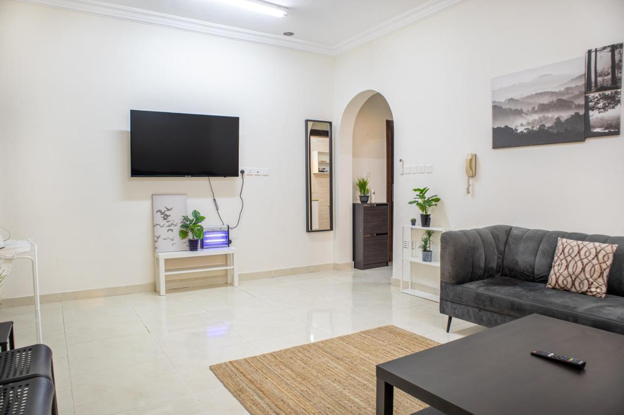 אל-מדינה Luxurious Family 3 Bedroom Apartments 10 Mins Drive To Al-Masjid Nabawi - Nozol Noor 1 מראה חיצוני תמונה