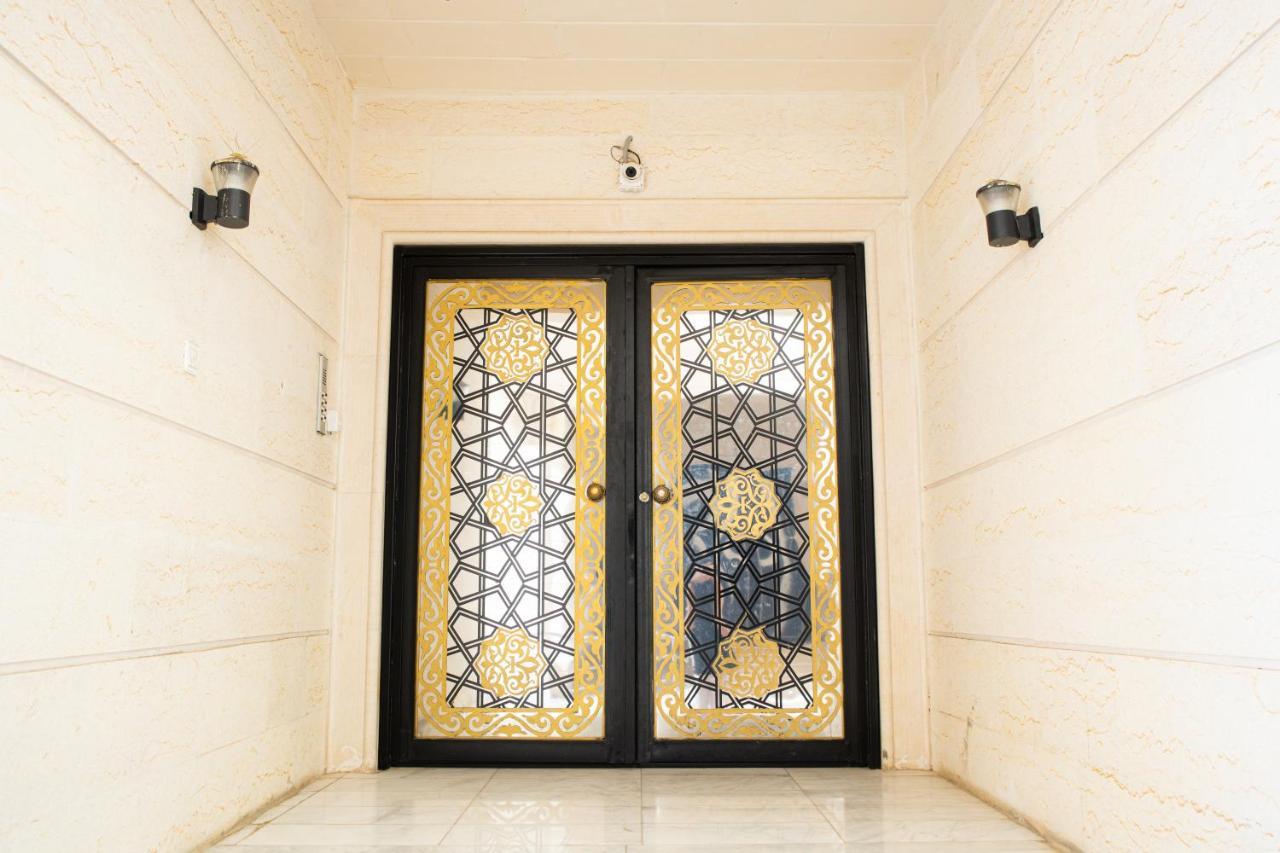 אל-מדינה Luxurious Family 3 Bedroom Apartments 10 Mins Drive To Al-Masjid Nabawi - Nozol Noor 1 מראה חיצוני תמונה