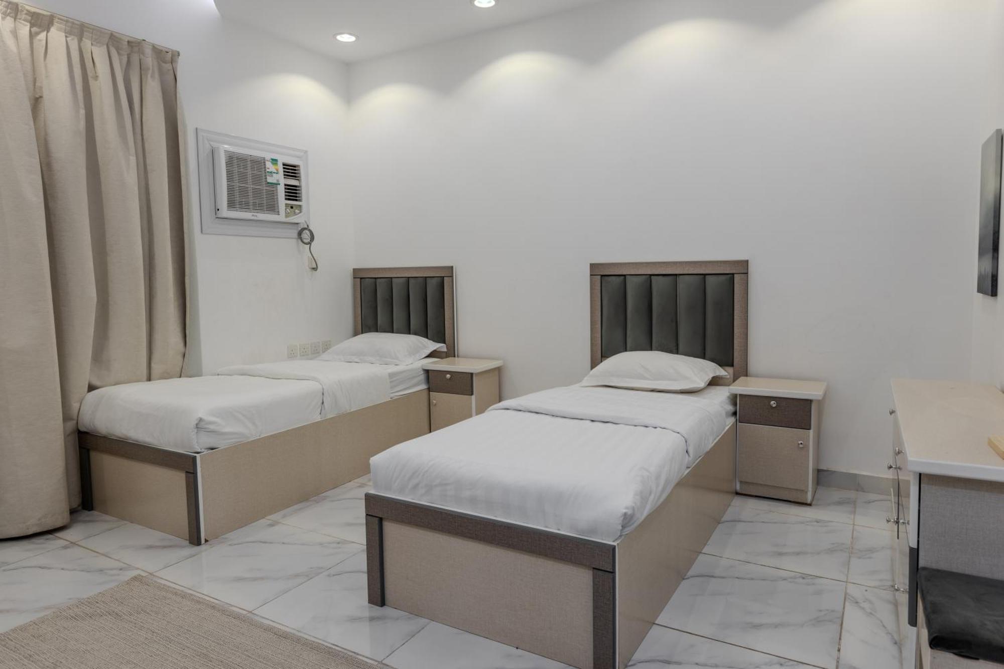 אל-מדינה Luxurious Family 3 Bedroom Apartments 10 Mins Drive To Al-Masjid Nabawi - Nozol Noor 1 מראה חיצוני תמונה