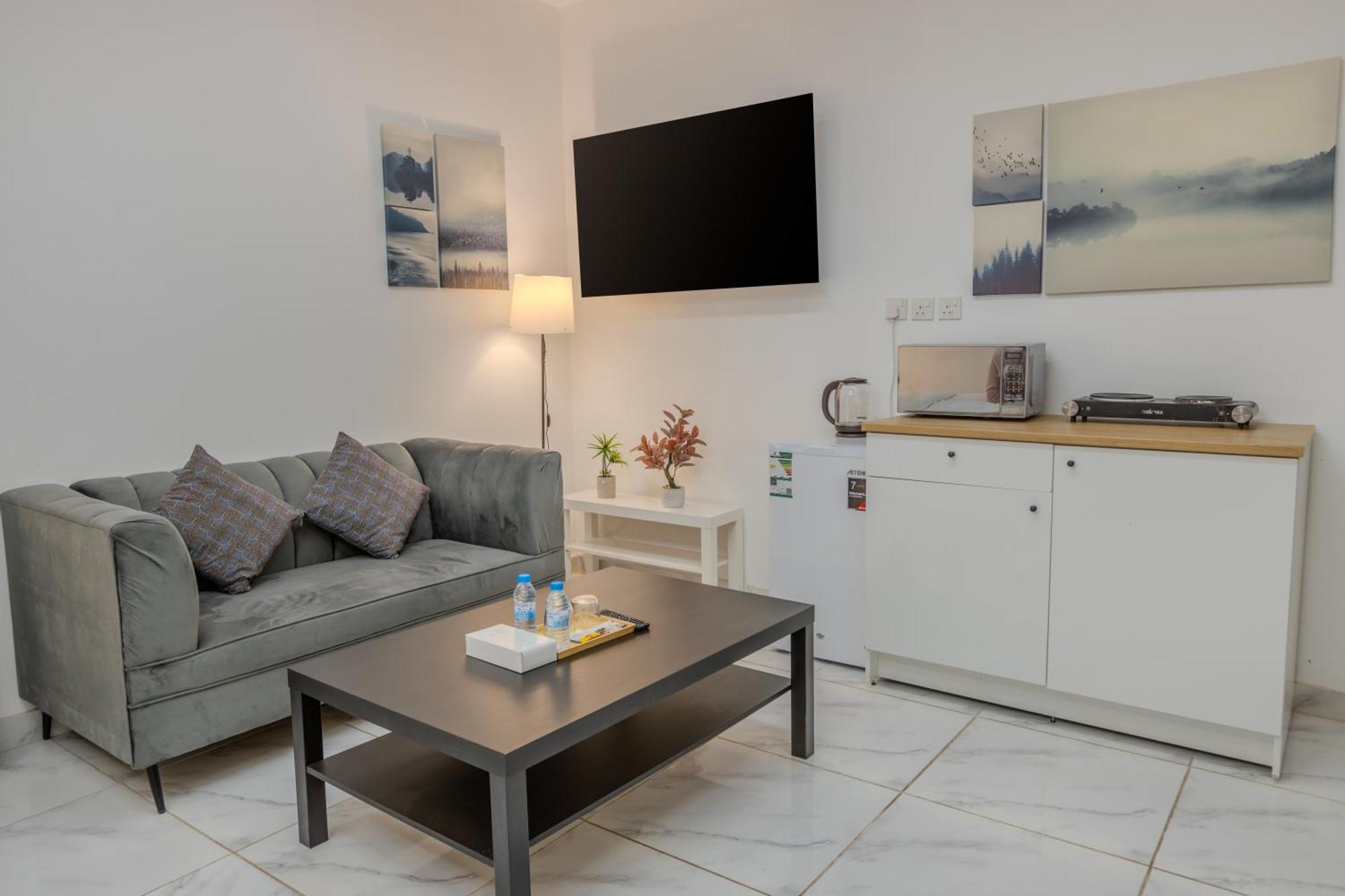 אל-מדינה Luxurious Family 3 Bedroom Apartments 10 Mins Drive To Al-Masjid Nabawi - Nozol Noor 1 מראה חיצוני תמונה