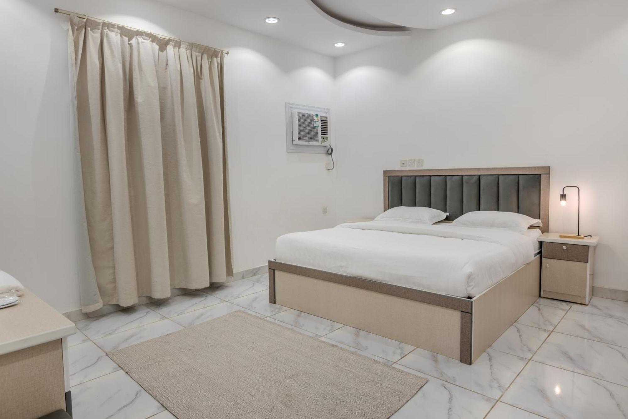 אל-מדינה Luxurious Family 3 Bedroom Apartments 10 Mins Drive To Al-Masjid Nabawi - Nozol Noor 1 מראה חיצוני תמונה