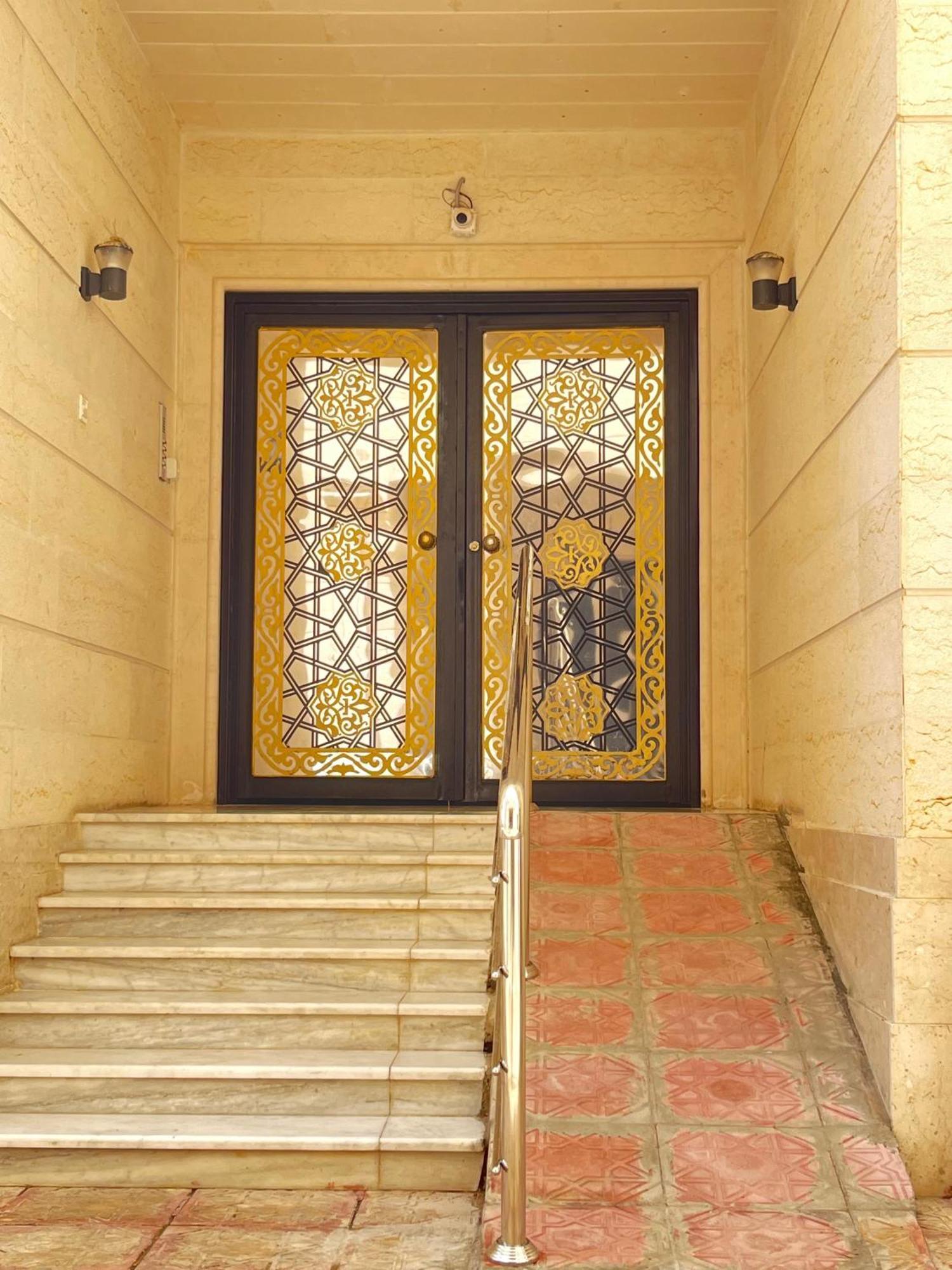 אל-מדינה Luxurious Family 3 Bedroom Apartments 10 Mins Drive To Al-Masjid Nabawi - Nozol Noor 1 חדר תמונה